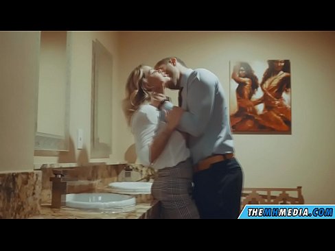 ❤️ Quando uma loira peituda o seduz numa casa de banho pública Porno vídeo em porno pt.pornosexphoto.ru ❌️❤